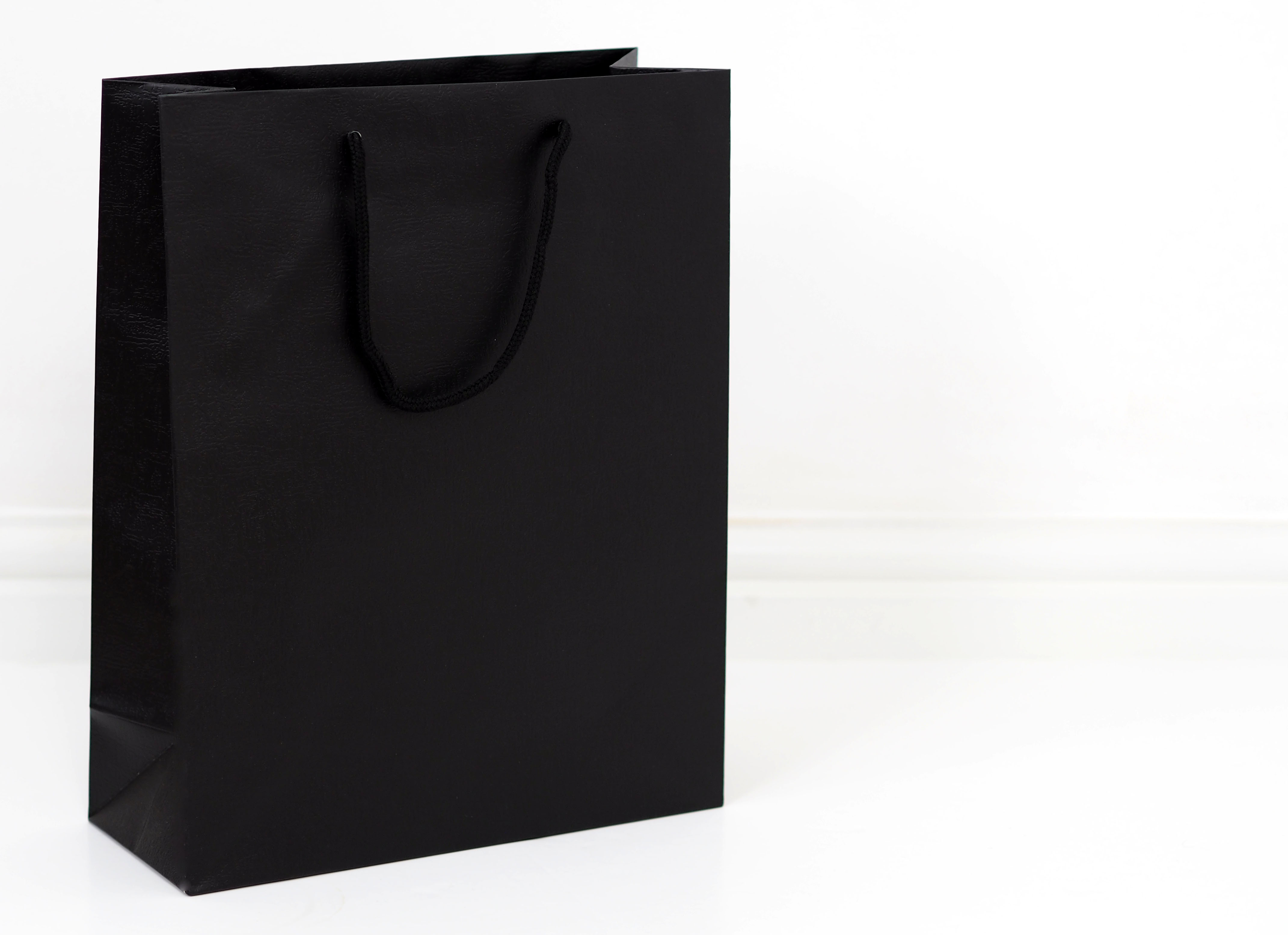 How to shop like a minimalist 5 tips to help you shop more like a minimalist